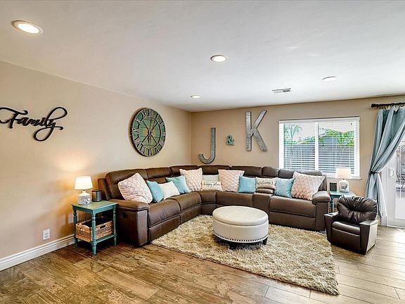 5th image of 550 Biscayne Ct