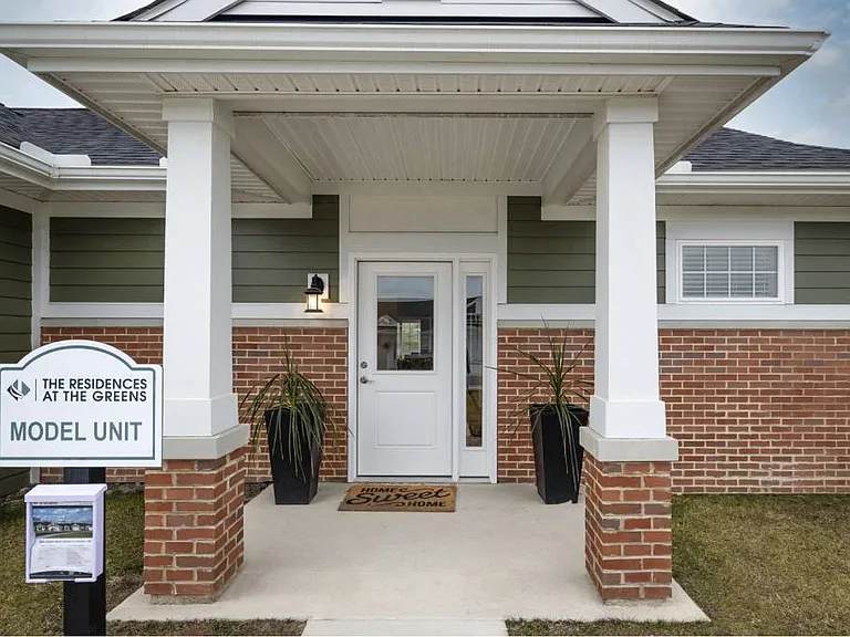 Residences at the Greens — Photo 2