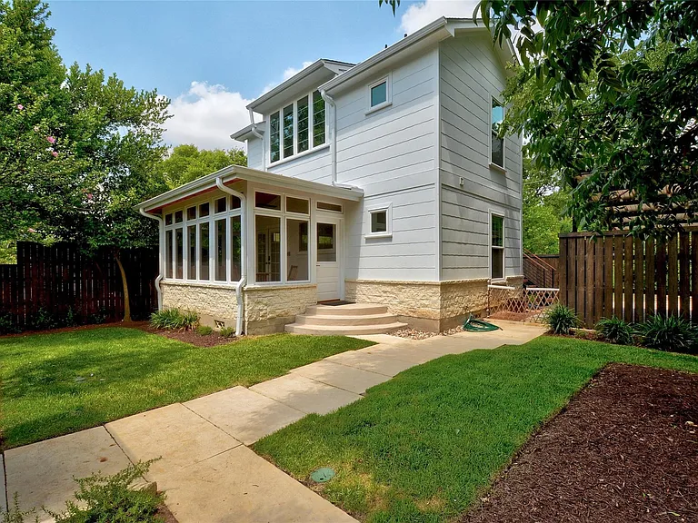 4518 Red River St #C — Photo 2