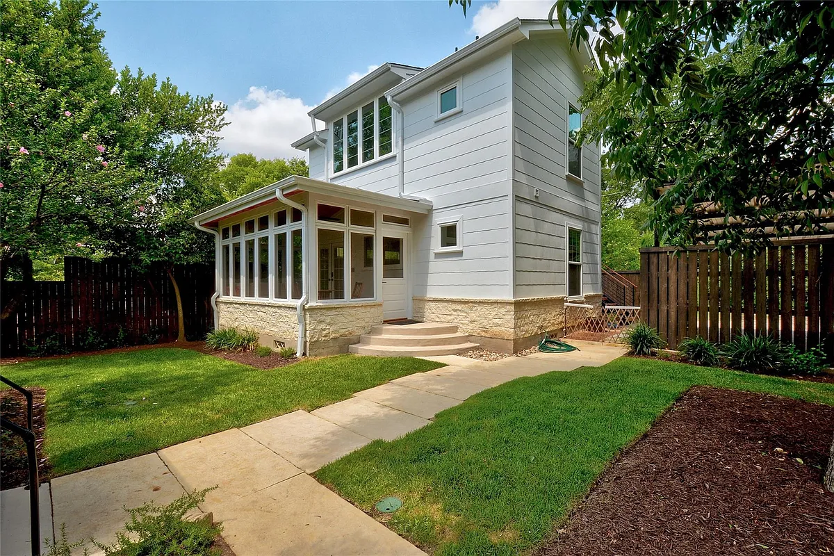 Building Photo - 4518 Red River St #C