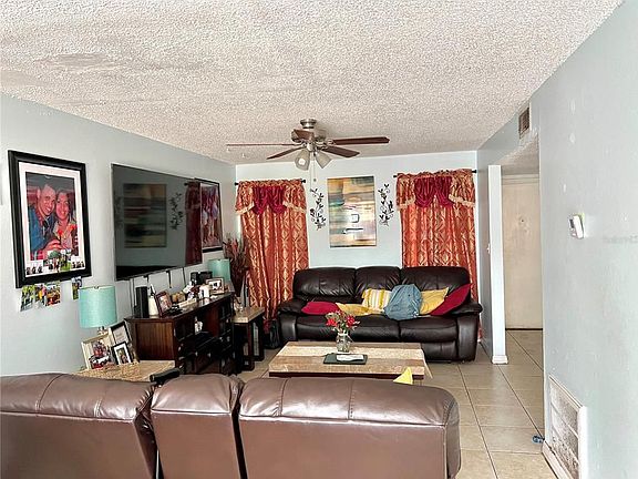 4th image of 5270 Tennis Court Cir
