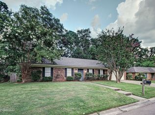 32 Woodbridge Rd, Brandon, MS 39042