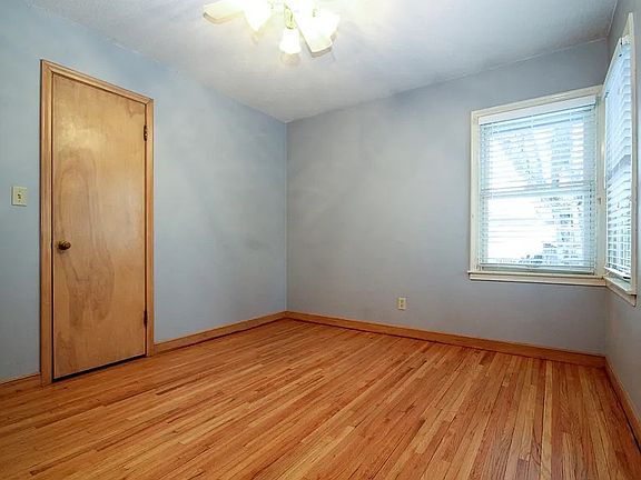 5th image of 6833 Pillsbury Ave S