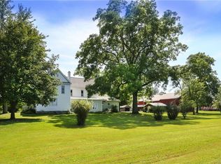 6284 Smith Rd, Hamburg, NY 14075