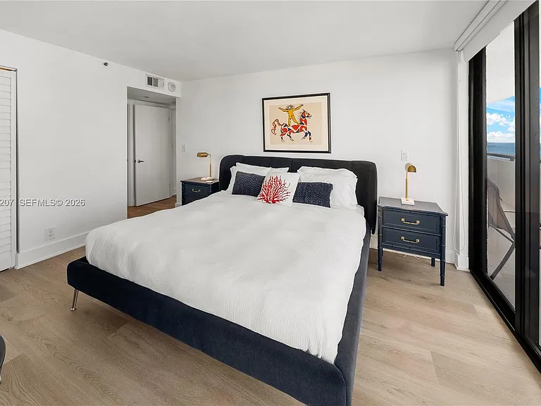 2555 Collins Ave #2014 — Photo 35