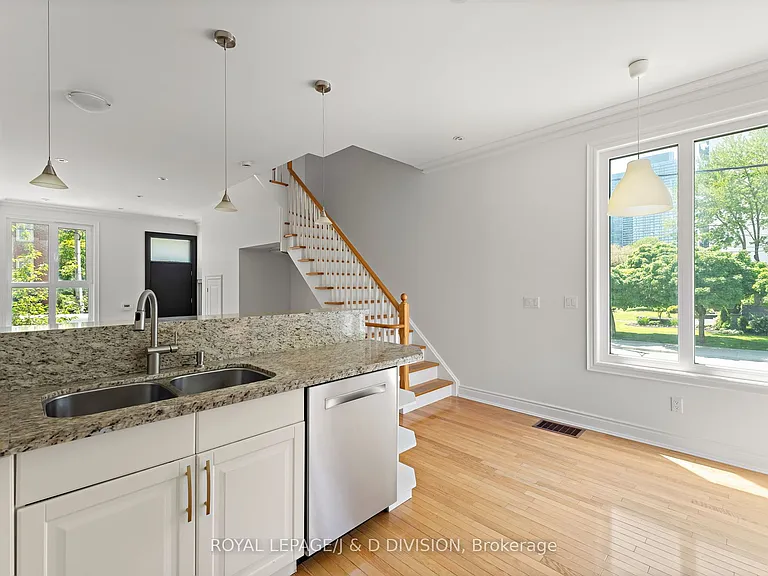 102 Earl Pl — Photo 14