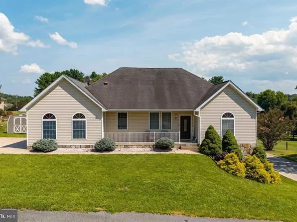 1655 Briarcrest Dr, Harrisonburg, VA 22801