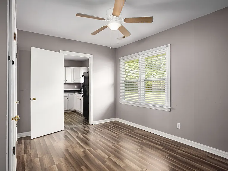 4126 Eastwood Dr — Photo 14