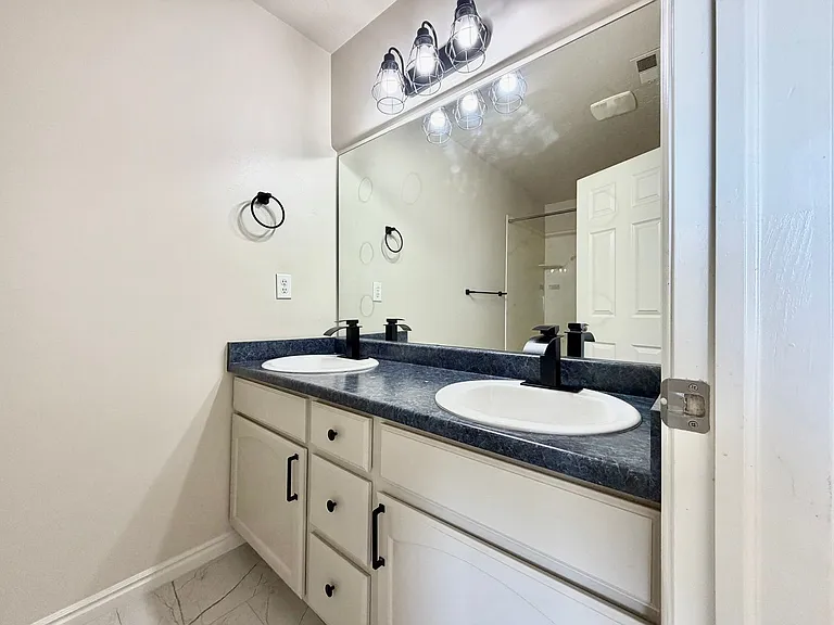 6353 W Passenger Ln — Photo 14