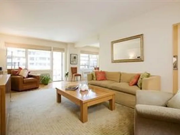 40 E 9th St #3, New York, NY 10003