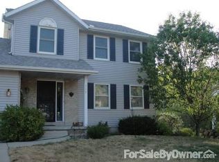 229 Forreston Dr, Cottage Grove, WI 53527