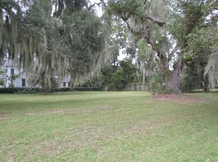 904 8th St, Port Royal, SC 29935