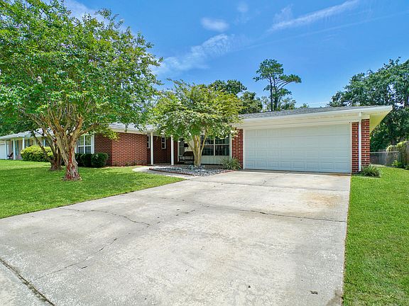 3rd image of 2727 Elisa Dr E