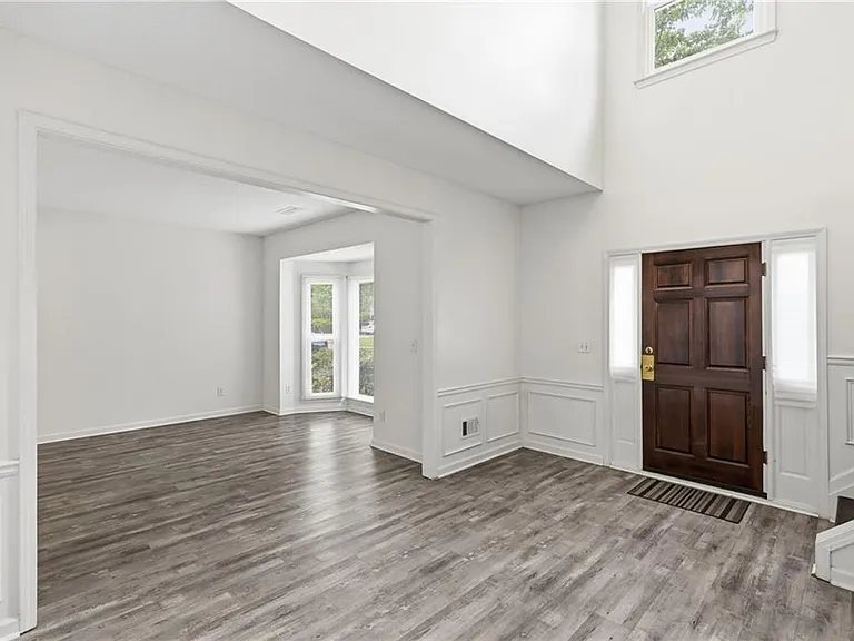 6430 Barwick Ln — Photo 20