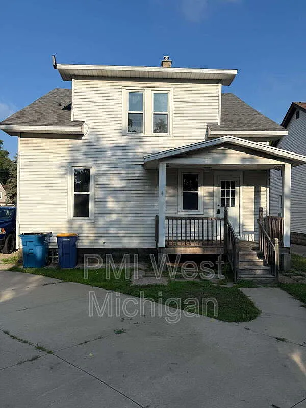 4 bed, 2.0 bath, 1700 sqft, $2,250 — Photo 4