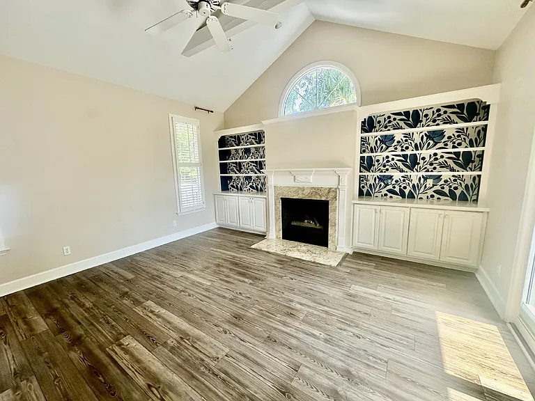 9 Royal Pointe Dr — Photo 13
