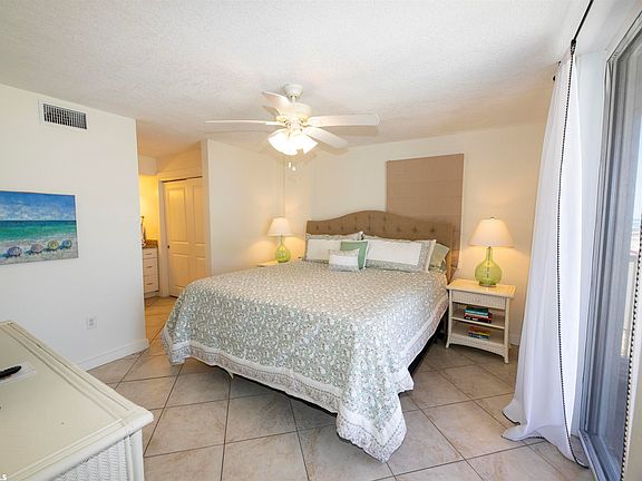 4th image of 633 W Beach Blvd #201