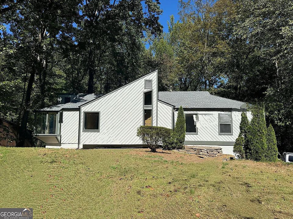 1st image of 2905 Hembree Rd NE