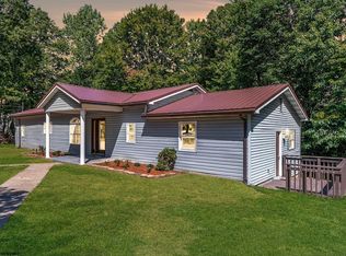 104 Mountainview Rd, Morgantown, WV 26508