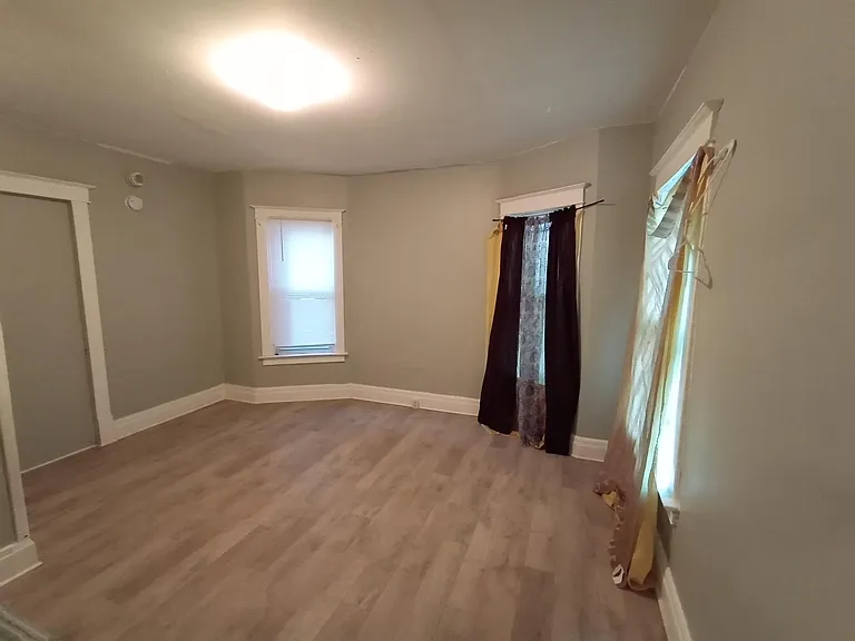 927 Ferry Ave #1 — Photo 3