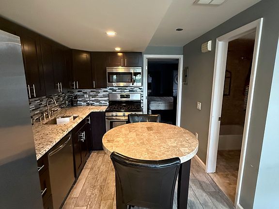 5th image of 278 Monahan Ave Floor 1