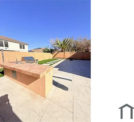 1906 E Patrick Ln — Photo 4