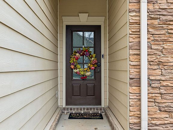 3rd image of 935 Contessa Dr
