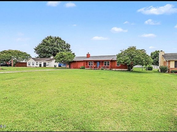 3rd image of 106 Kelly Ct
