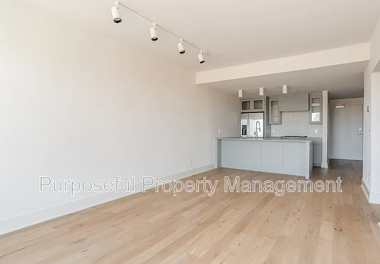 934 Hangar Dr #6 — Photo 15