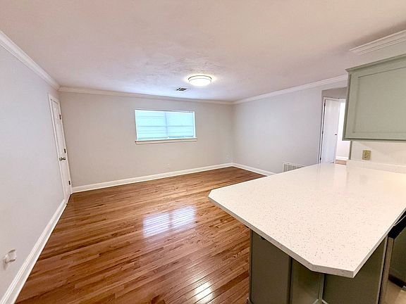 3rd image of 3725 1/2 N Lee Ave