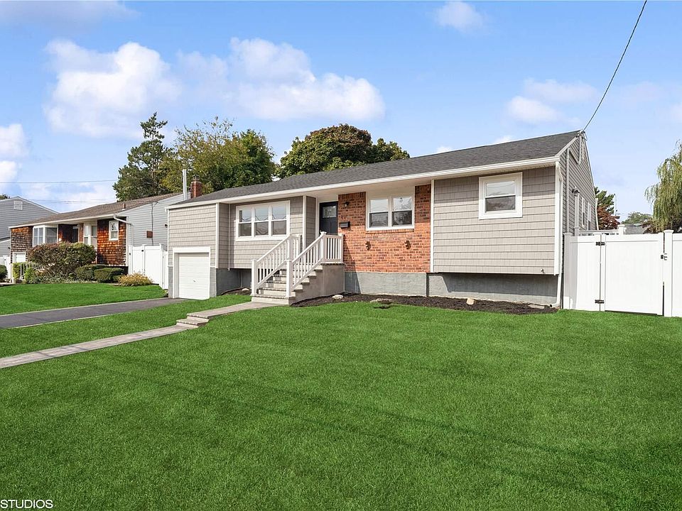 1st image of 207 Birch Avenue