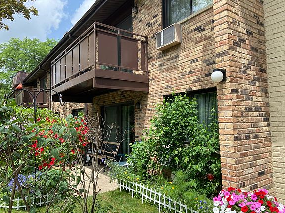 2nd image of 2628 N Windsor Dr Unit 133