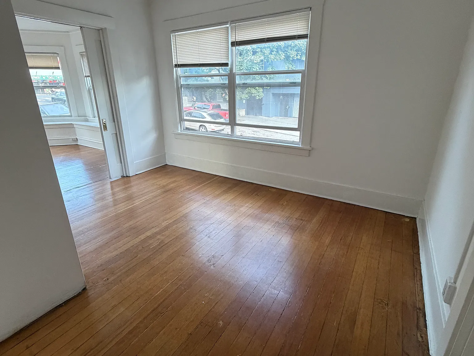 2 bed, 800 sqft, $2,300 — Photo 3