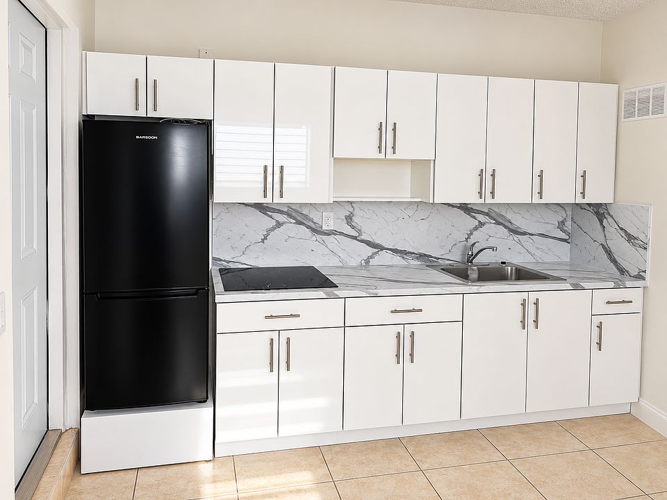 1st image of 360 W 19th St #2