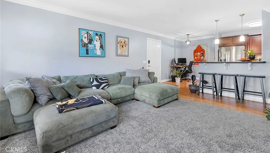 2 bed, 904 sqft, $2,950 — Photo 1