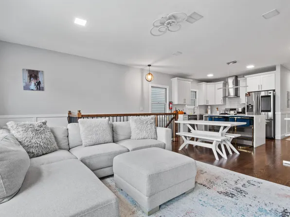 114 Bleecker Street image 1 of 24