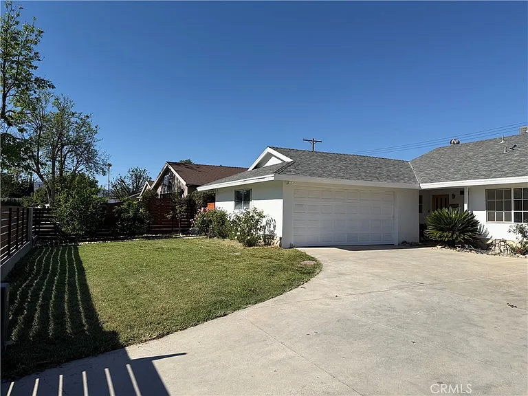 22627 Enadia Way — Photo 3