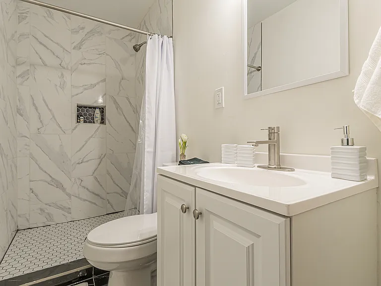 1215 Anchor Ter SW — Photo 17