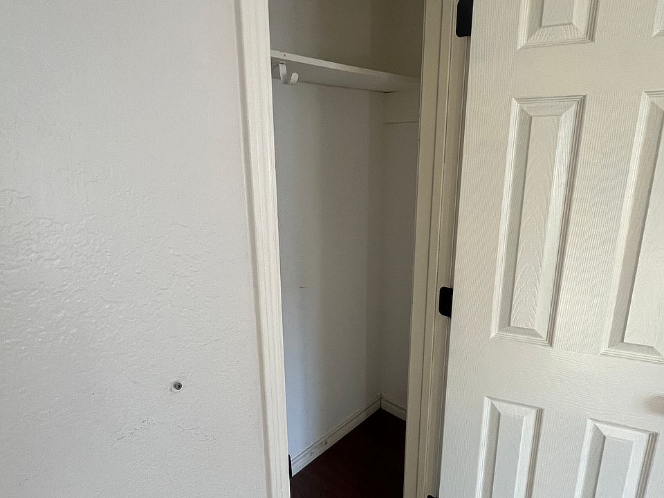 1st image of 428 Quail Hollow Dr