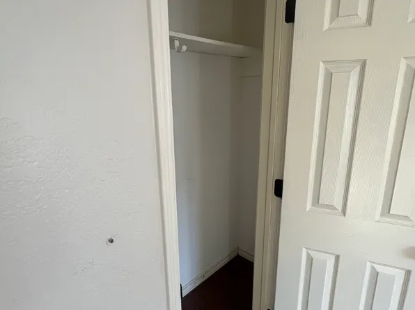 428 Quail Hollow Dr, Mesquite, TX 75150