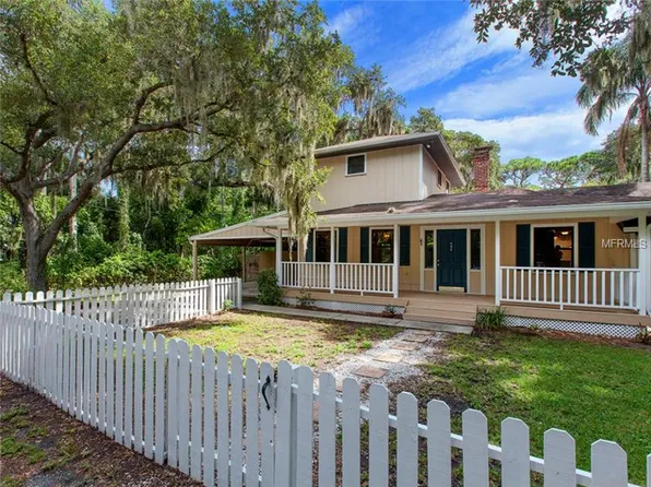 402 31st St NW, Bradenton, FL 34205