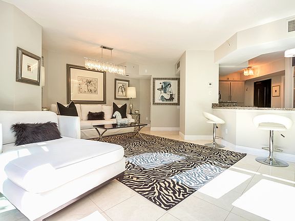 4th image of 500 W Harbor Dr Unit 119
