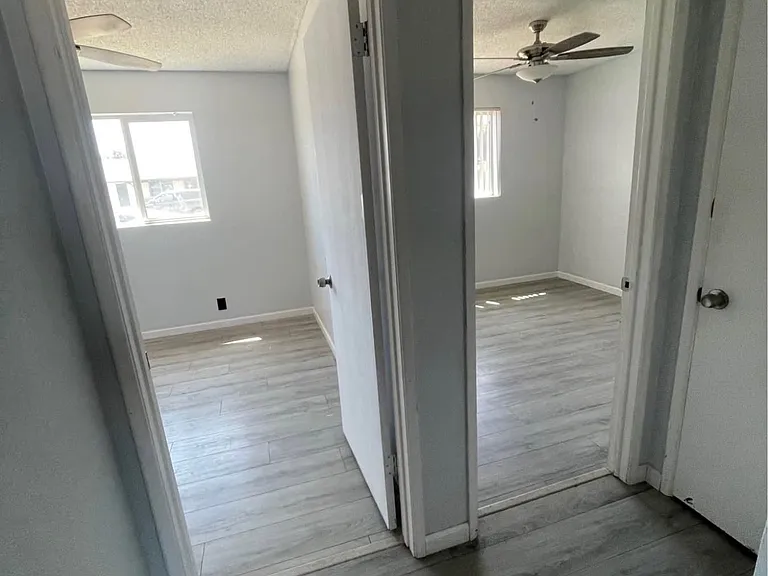 112 E Indigo St — Photo 3