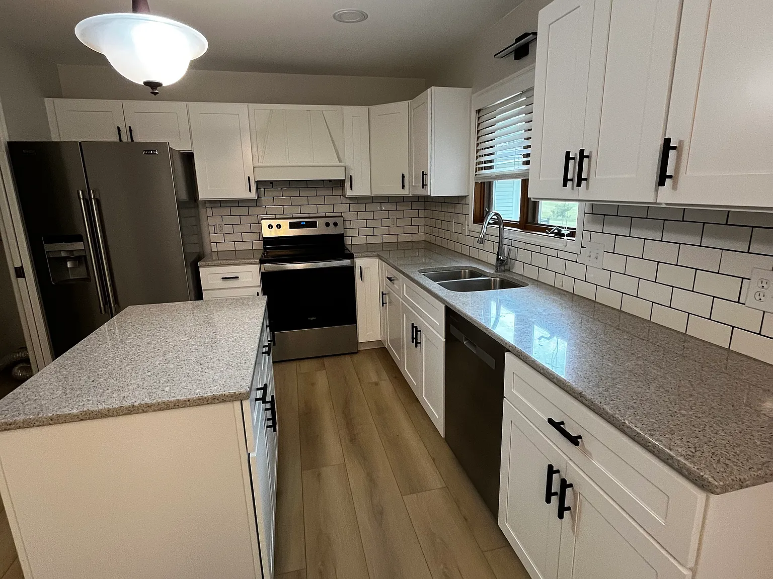4 bed, 2.5 bath, 2700 sqft, $2,200 — Photo 2