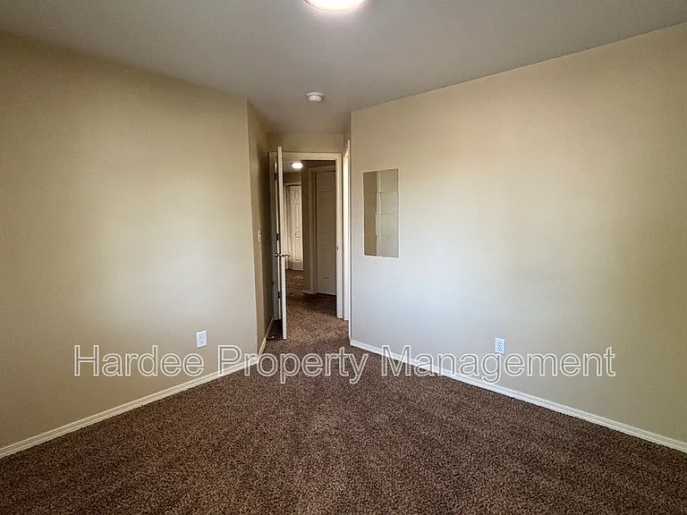 1602 W Highland St — Photo 13