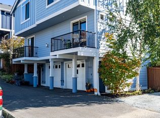 3043 59th Avenue SW #A, Seattle, WA 98116