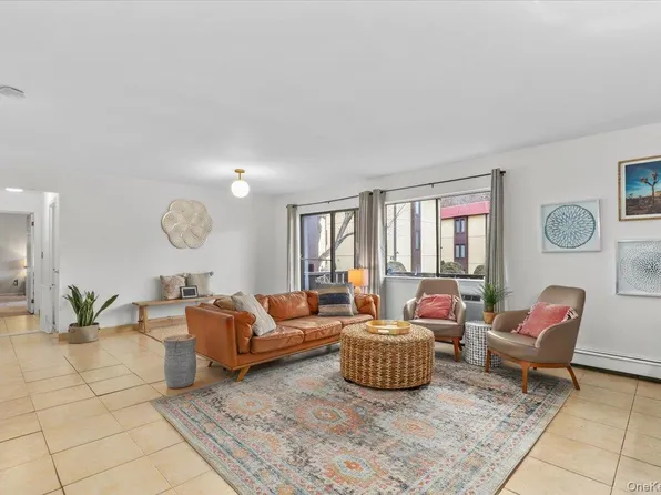 7 Granada Crescent #6, White Plains, NY 10603