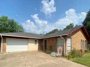 128 Lower Colorado Dr, Bay City, TX 77414