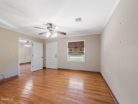 5th image of 801 Saint Charles St