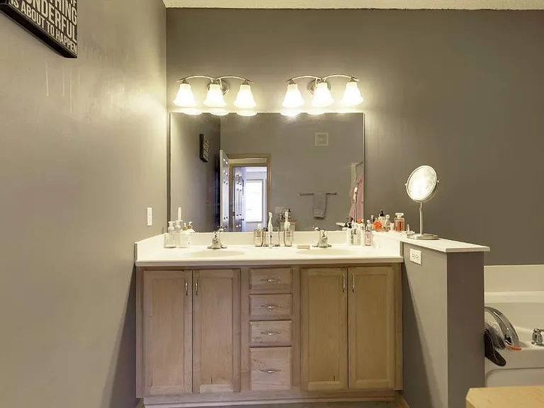 5900 Oxford St #21 — Photo 14